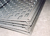 Sieve plate with hook processing