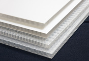 Honeycomb Boards for Construction & Transport｜Lightweight, Fire-Resistant & High-Strength Panels