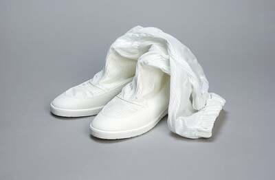 Do gloves and shoes need to be disposable? | How cleaning and sterilization ensure quality through reuse