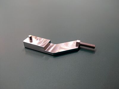 Male screw processing using a 5-axis machining center (stainless steel)