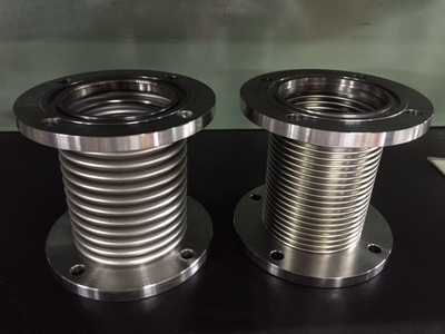 Difference between vacuum bellows and vacuum flexible tube